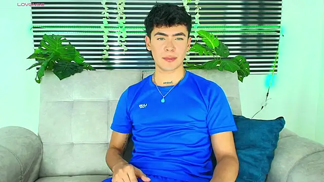 CamiiGuzmanX online show from 01-08-26, 08:15