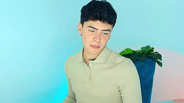 CamiiGuzmanX online show from 11-27-25, 08:31