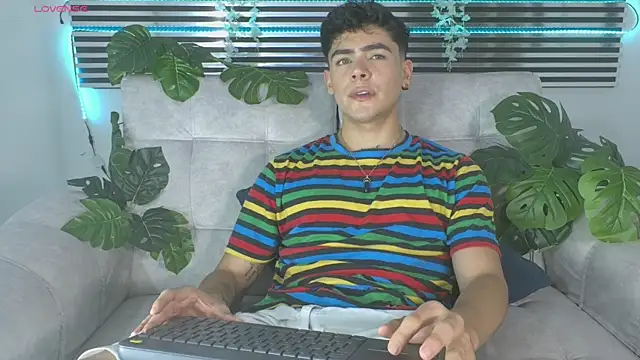 CamiiGuzmanX online show from 05-23-26, 09:25