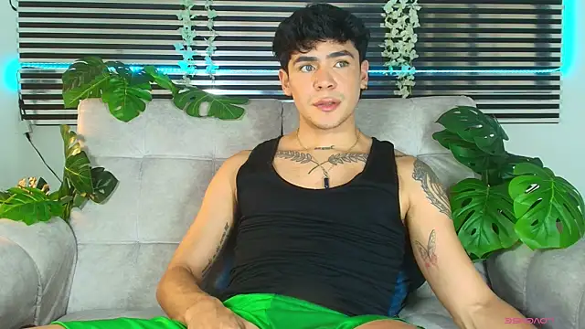 CamiiGuzmanX online show from 05-17-26, 10:54