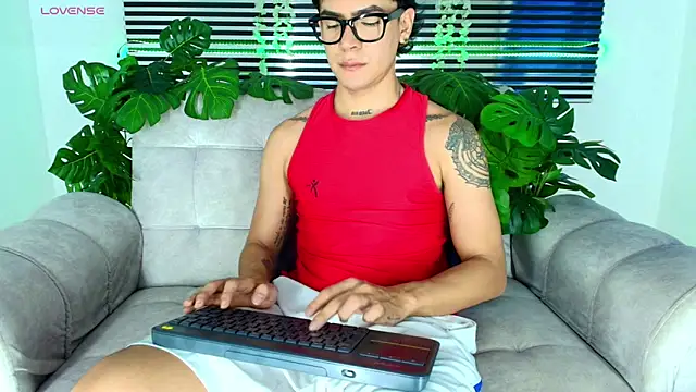 CamiiGuzmanX online show from 03-06-26, 08:59