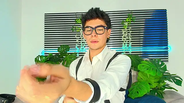 CamiiGuzmanX online show from 03-05-26, 10:16