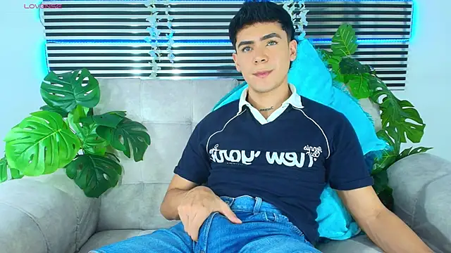 CamiiGuzmanX online show from 05-01-26, 08:25