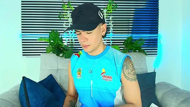 CamiiGuzmanX online show from 02-10-26, 07:57