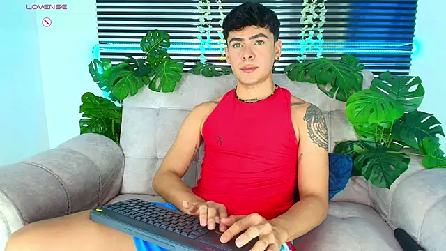 CamiiGuzmanX online show from 03-14-26, 08:37