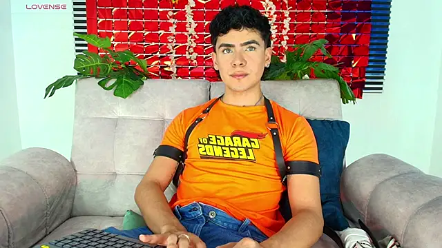 CamiiGuzmanX online show from 02-16-26, 07:56