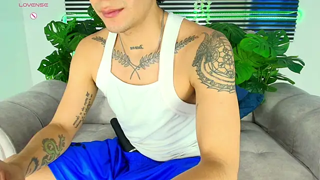 CamiiGuzmanX online show from 03-04-26, 09:44