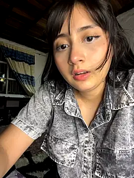 Snapshot of kaori_77 chatting on 09-19-25, 02:04 kaori 77 online show from 09-19-25, 02:04