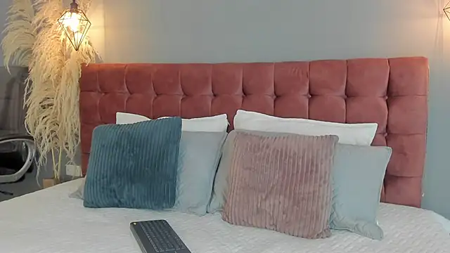 Tania 77  online show from 12-21-25, 01:24