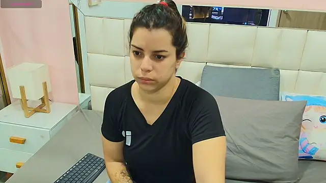 gisell gomez online show from 12-18-25, 12:09