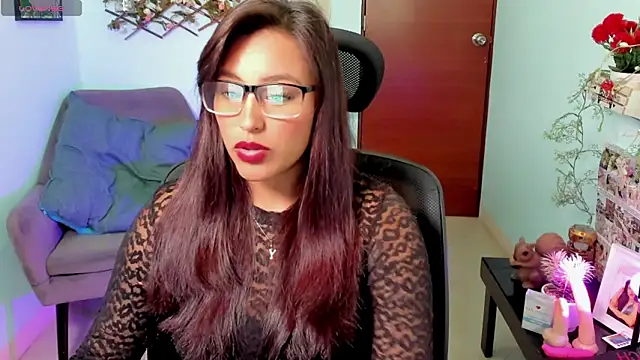 Cameroon-Diaz online show from 02-06-26, 02:13