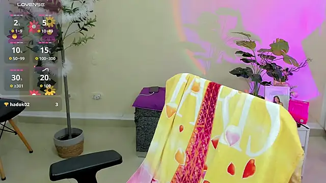 Cameroon-Diaz online show from 03-10-26, 01:48