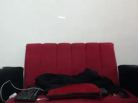 Thomasjons  online show from 10-04-25, 03:57