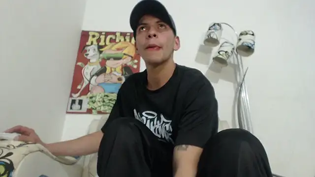 Thomasjons  online show from 12-17-25, 03:44