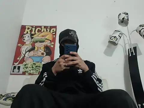 Thomasjons  online show from 11-05-25, 02:14