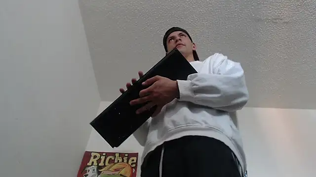 Thomasjons  online show from 12-13-25, 08:04