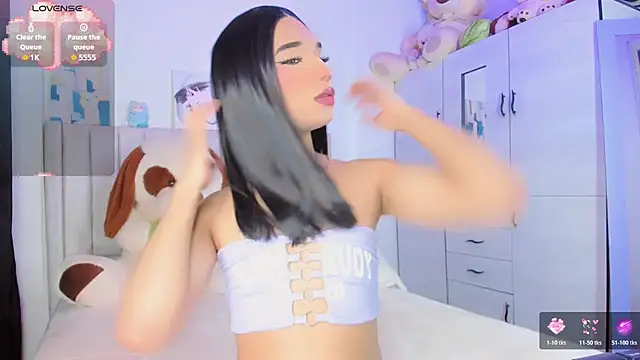 Snapshot of baby_cleo chatting on 11-03-25, 01:00 baby cleo online show from 11-03-25, 01:00