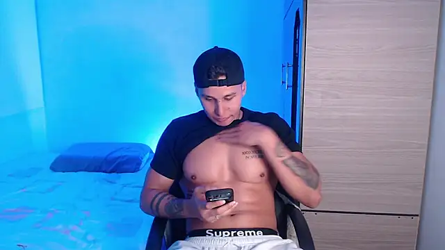 valentinosex1 online show from 07-08-26, 12:57