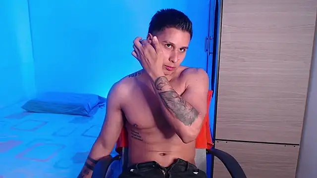 Snapshot of valentinosex1 chatting on 09-18-25, 11:08 valentinosex1 online show from 09-18-25, 11:08