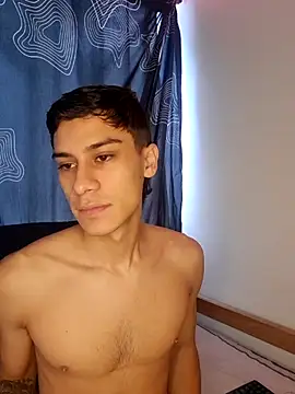 Snapshot of axel_davis_ chatting on 10-27-25, 04:08 axel davis  online show from 10-27-25, 04:08