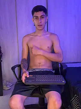 Snapshot of axel_davis_ chatting on 09-18-25, 08:45 axel davis  online show from 09-18-25, 08:45