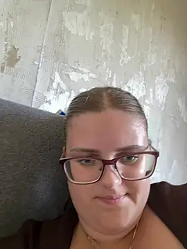 Snapshot of CurvyPaar2 chatting on 06-24-26, 12:15 CurvyPaar2 online show from 06-24-26, 12:15