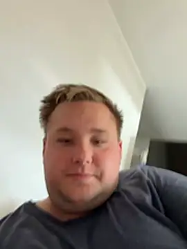 Snapshot of CurvyPaar2 chatting on 07-16-26, 01:52 CurvyPaar2 online show from 07-16-26, 01:52