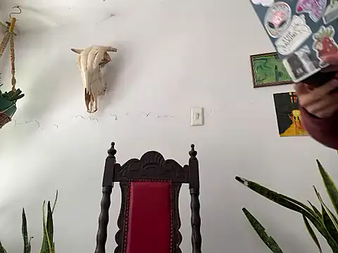 Snapshot of camille_delrey chatting on 10-29-25, 04:50 camille delrey online show from 10-29-25, 04:50