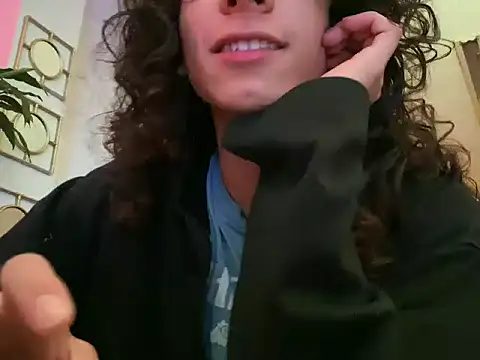 Snapshot of camille_delrey chatting on 10-16-25, 01:58 camille delrey online show from 10-16-25, 01:58