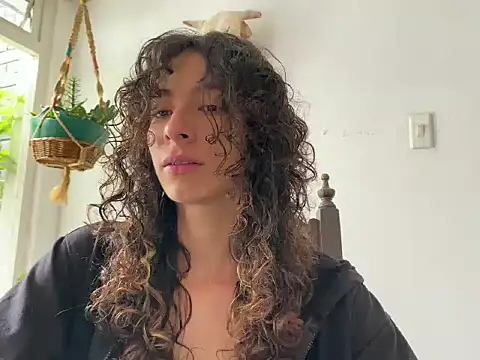 Snapshot of camille_delrey chatting on 10-30-25, 04:26 camille delrey online show from 10-30-25, 04:26