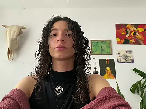 Snapshot of camille_delrey chatting on 09-18-25, 09:18 camille delrey online show from 09-18-25, 09:18