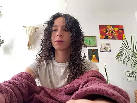 Snapshot of camille_delrey chatting on 11-12-25, 03:38 camille delrey online show from 11-12-25, 03:38