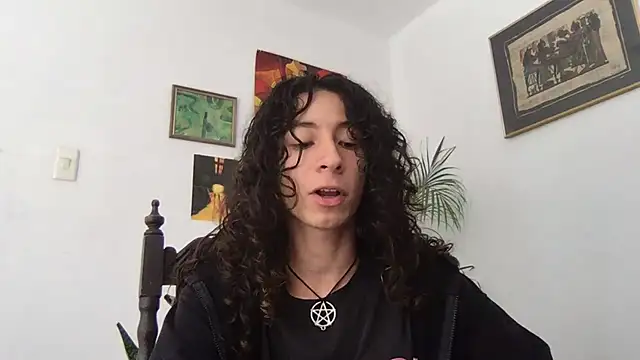 Snapshot of camille_delrey chatting on 11-23-25, 06:07 camille delrey online show from 11-23-25, 06:07