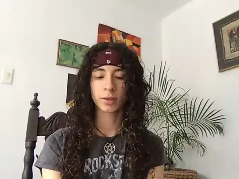 Snapshot of camille_delrey chatting on 11-07-25, 05:17 camille delrey online show from 11-07-25, 05:17