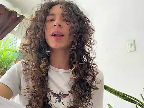 Snapshot of camille_delrey chatting on 10-26-25, 06:08 camille delrey online show from 10-26-25, 06:08