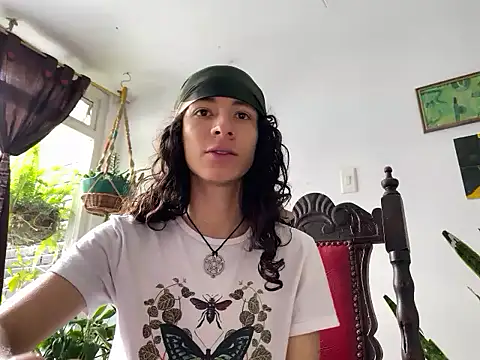 Snapshot of camille_delrey chatting on 11-08-25, 02:31 camille delrey online show from 11-08-25, 02:31