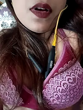Snapshot of payalsharma95 chatting on 10-08-25, 05:57 payalsharma95 online show from 10-08-25, 05:57