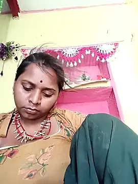 Hot crety online show from 03-29-26, 08:05