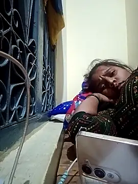 Hot crety online show from 12-02-25, 12:33