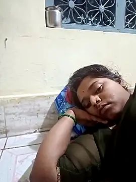 Snapshot of Hot_crety chatting on 10-15-25, 11:46 Hot crety online show from 10-15-25, 11:46