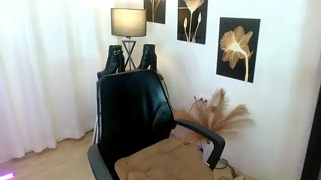 Sassy Suzuhime online show from 02-13-26, 12:05