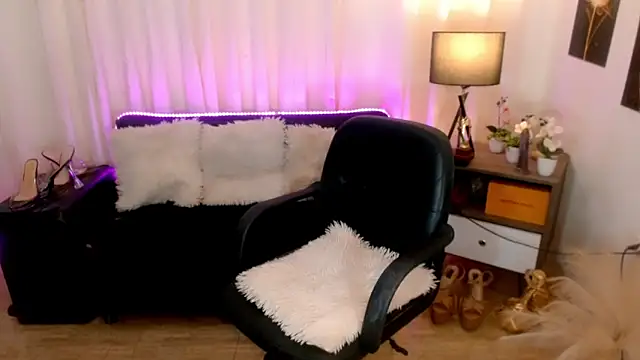 Sassy Suzuhime online show from 10-24-25, 01:37