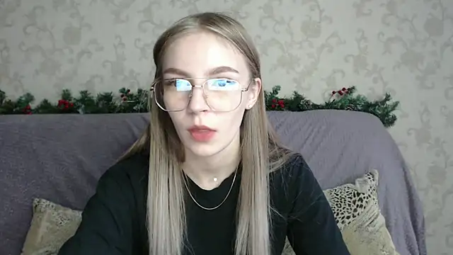 HitGyrl online show from 01-06-26, 07:45