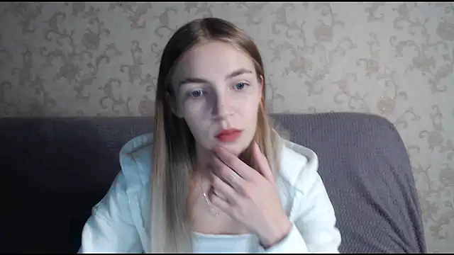 HitGyrl online show from 11-09-25, 01:09