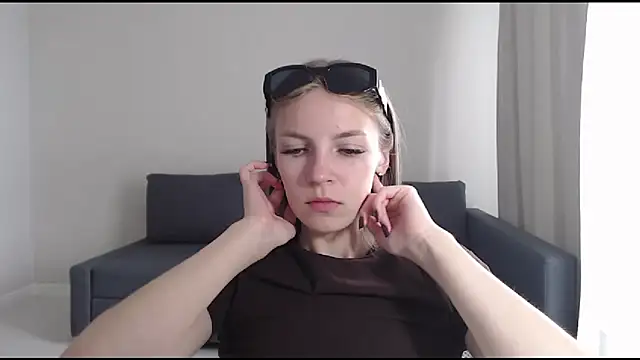 Snapshot of HitGyrl chatting on 07-10-26, 06:57 HitGyrl online show from 07-10-26, 06:57