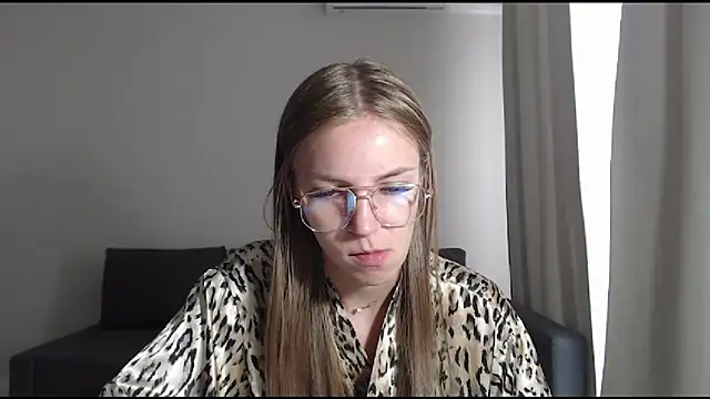 Snapshot of HitGyrl chatting on 07-14-26, 08:08 HitGyrl online show from 07-14-26, 08:08