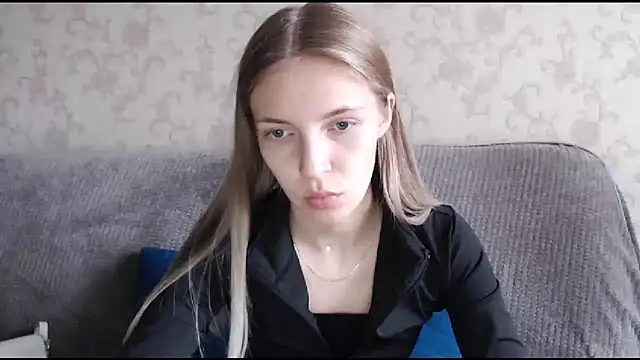 HitGyrl online show from 10-23-25, 08:02