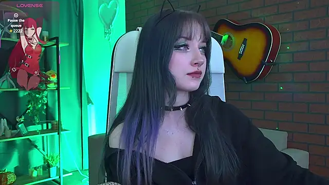 LiliLuna online show from 02-20-26, 03:58