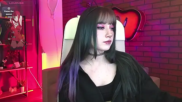 LiliLuna online show from 02-19-26, 04:15