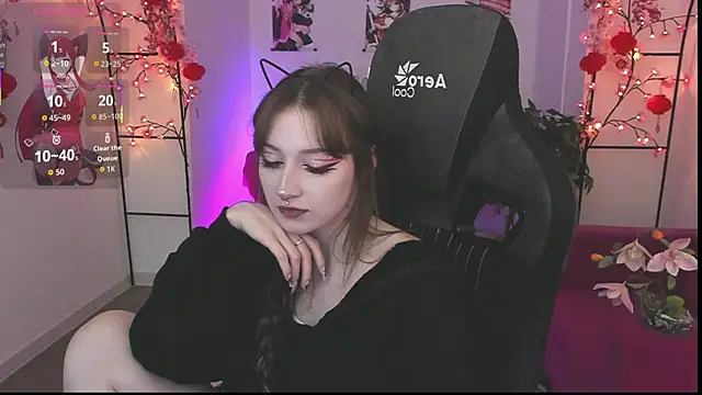 LiliLuna online show from 04-09-26, 04:13